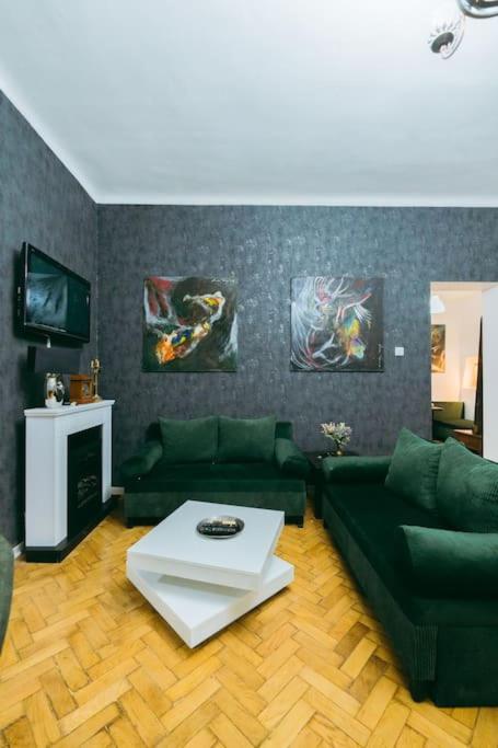 House Of Art Apartman Bukarest Kültér fotó
