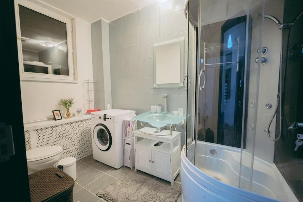 House Of Art Apartman Bukarest Kültér fotó